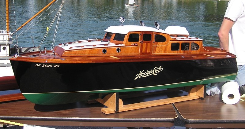  Model Yacht Club – 2006 Year End Boat Float | Matthews Model Marine
